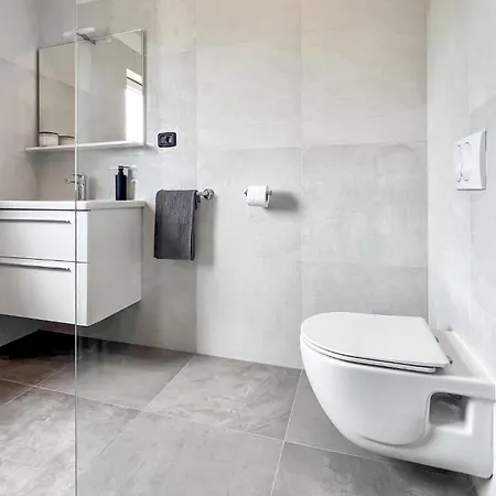 3 Bedroom Gorgeous In Holiday home Liznjan