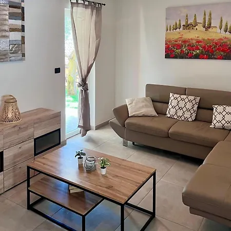 Beautiful In בית נופש